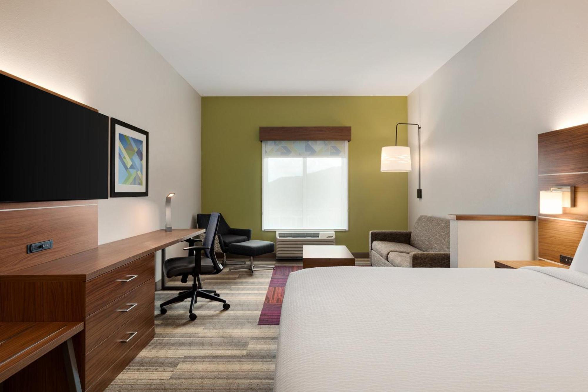 Holiday Inn Express & Suites - Dalton - Walnut Ave By Ihg Exterior photo