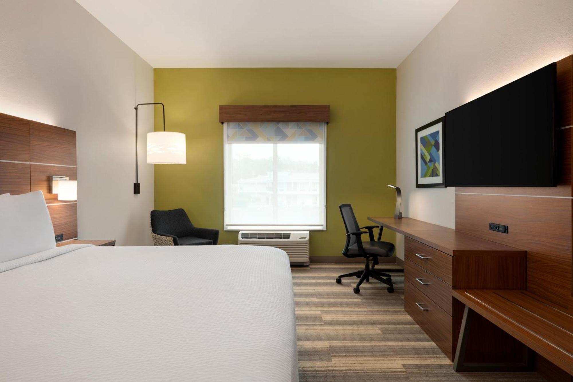 Holiday Inn Express & Suites - Dalton - Walnut Ave By Ihg Exterior photo