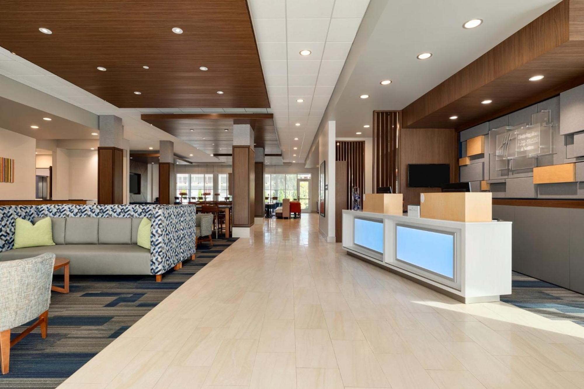Holiday Inn Express & Suites - Dalton - Walnut Ave By Ihg Exterior photo